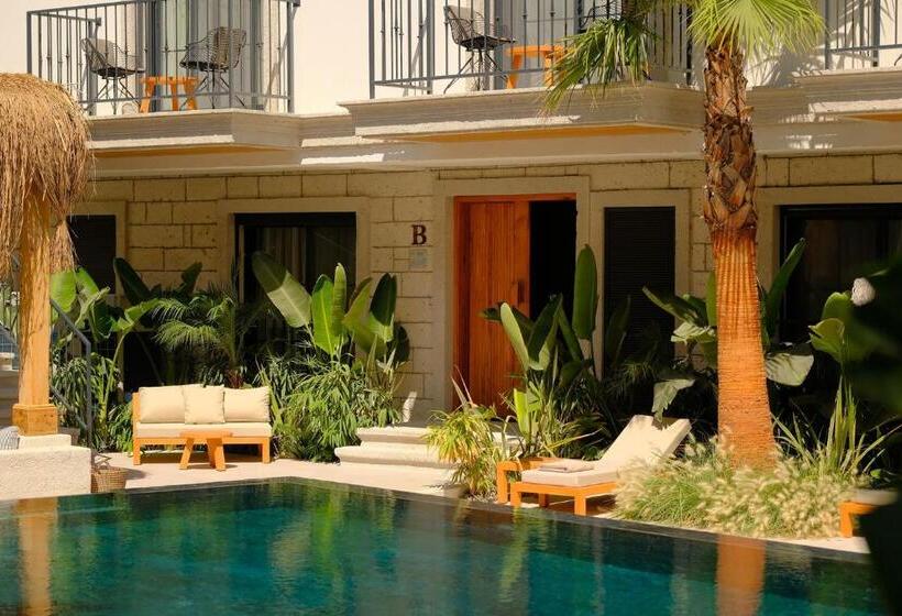 هتل Surga Alaçatı