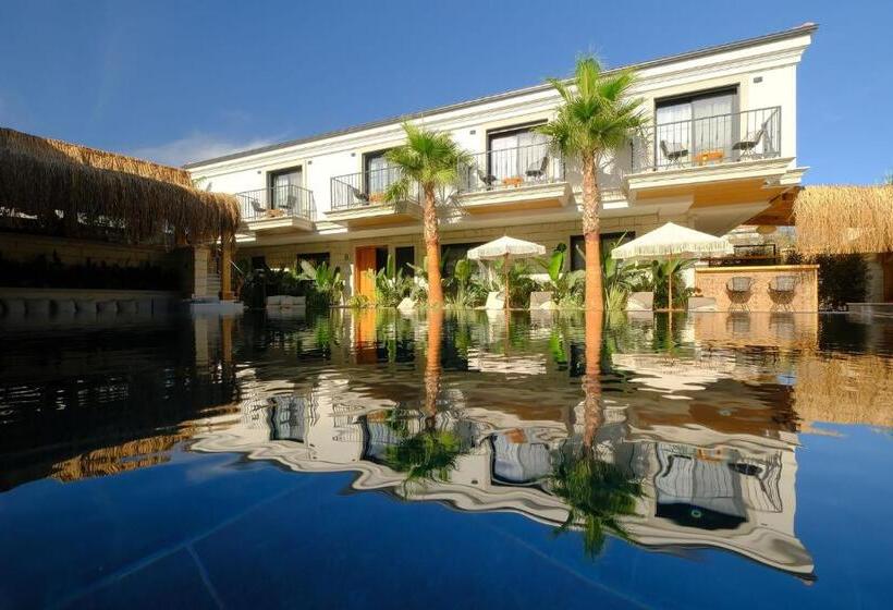 هتل Surga Alaçatı