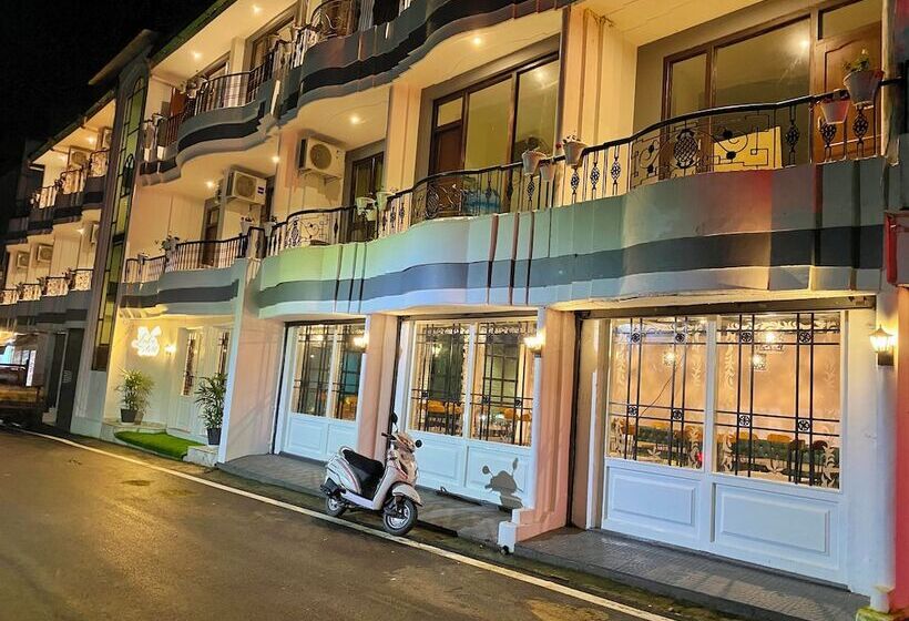 هتل The Lake Hill