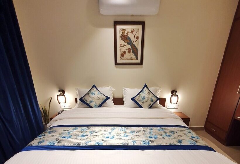 هتل The Lake Hill