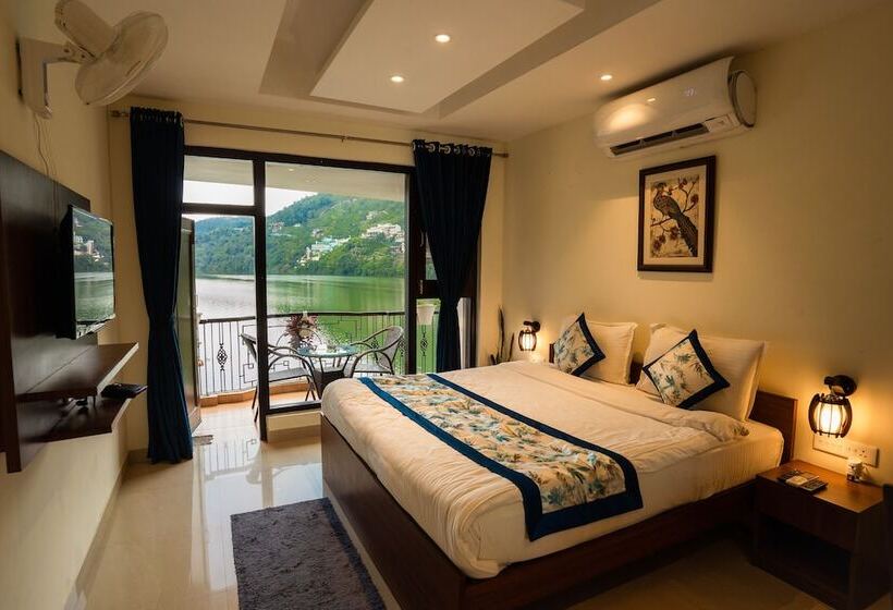 هتل The Lake Hill