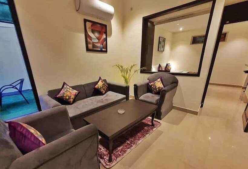 هتل The Lake Hill