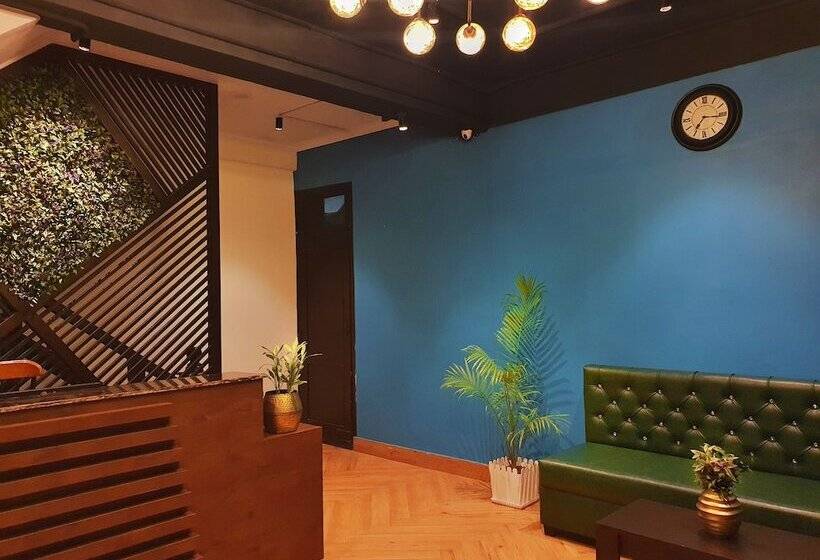 هتل The Lake Hill