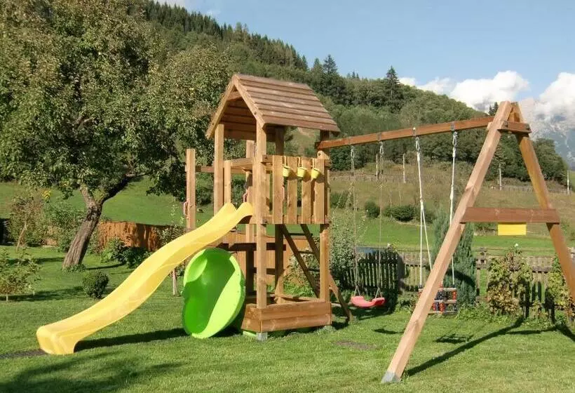 هتل Tischlergut