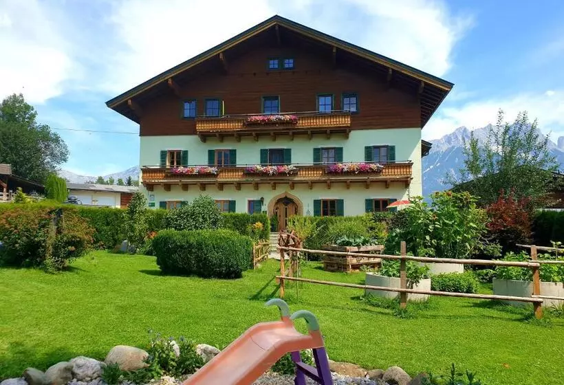 ホテル Unterbiberghof