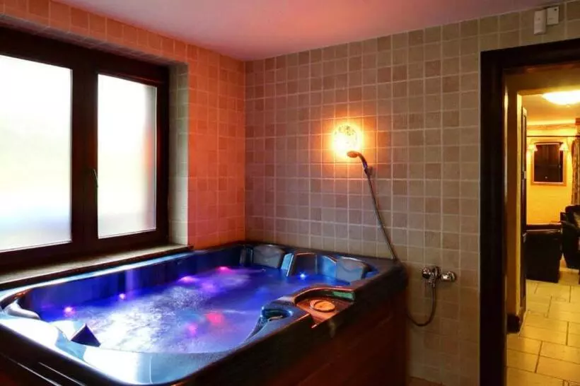 Hotelli Vezha Vedmezha