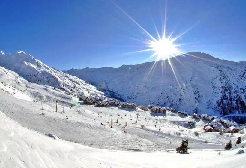 هتل Village Le Grand Fourchon