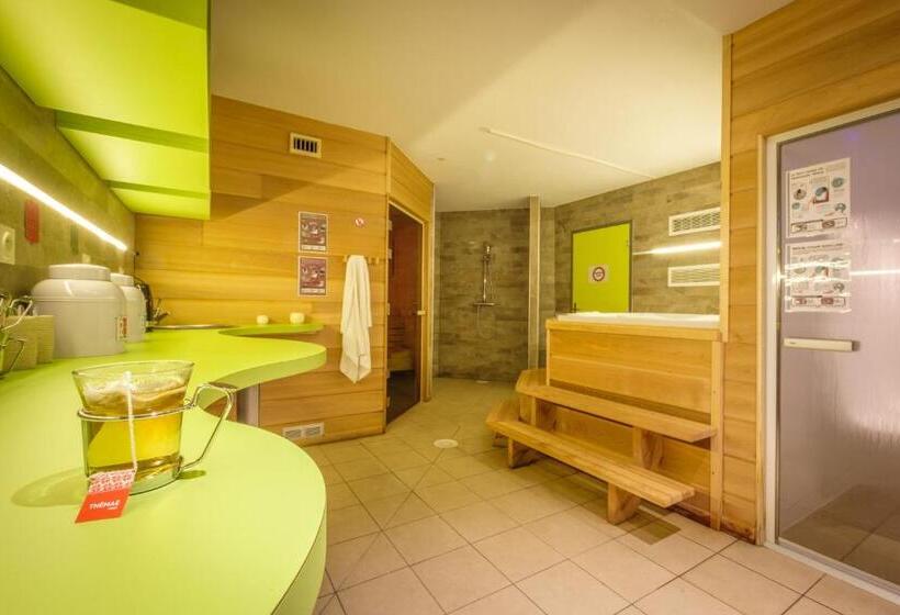 هتل Village Le Grand Fourchon