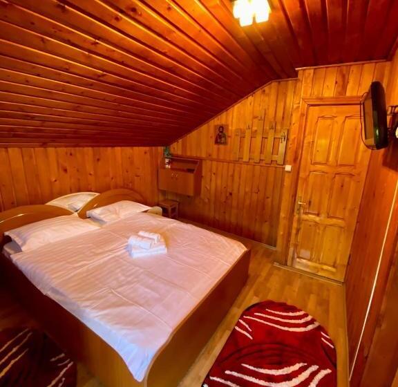 پانسیون Casa De Vacanta Catrinel