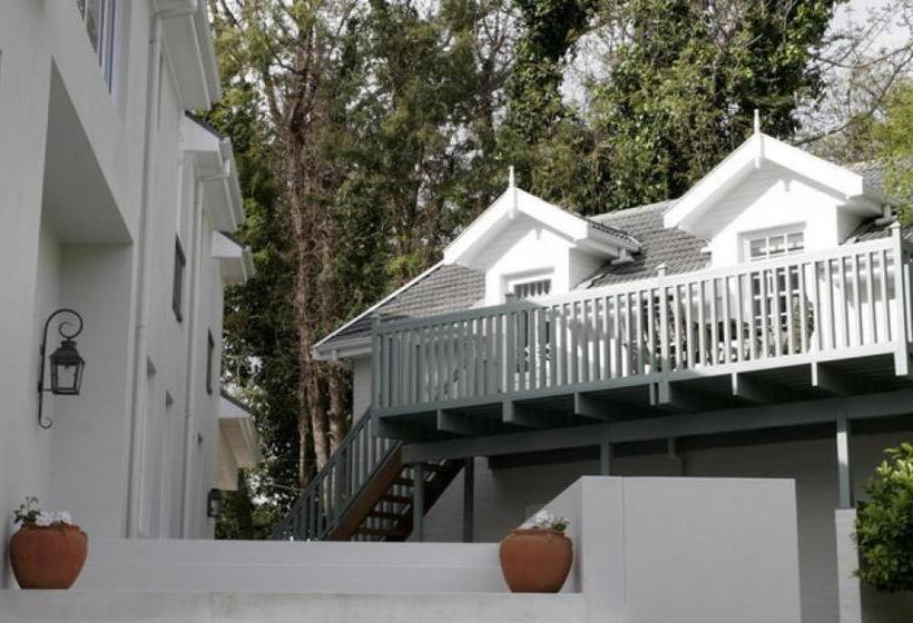 Majatalo Constantia Cottage  Warblers Nest