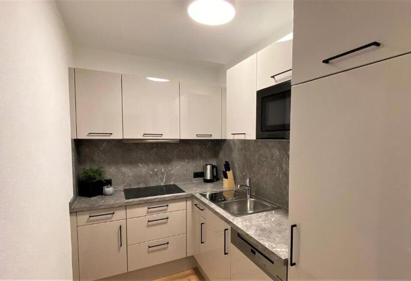 پانسیون Garni Binta