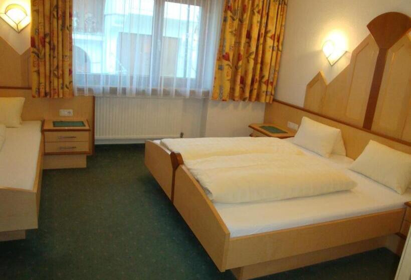 پانسیون Garni Binta