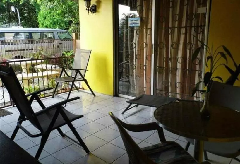 پانسیون Tonys Guest House