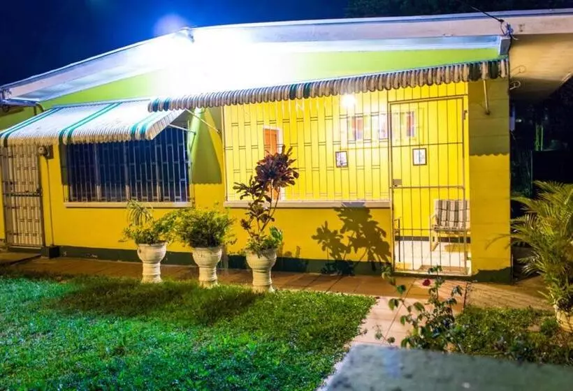 پانسیون Tonys Guest House