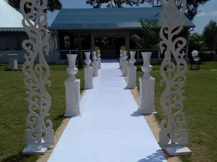 استراحتگاه Sega Lodge