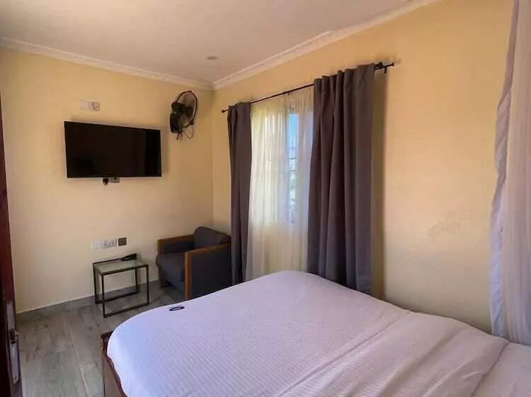 استراحتگاه Sega Lodge