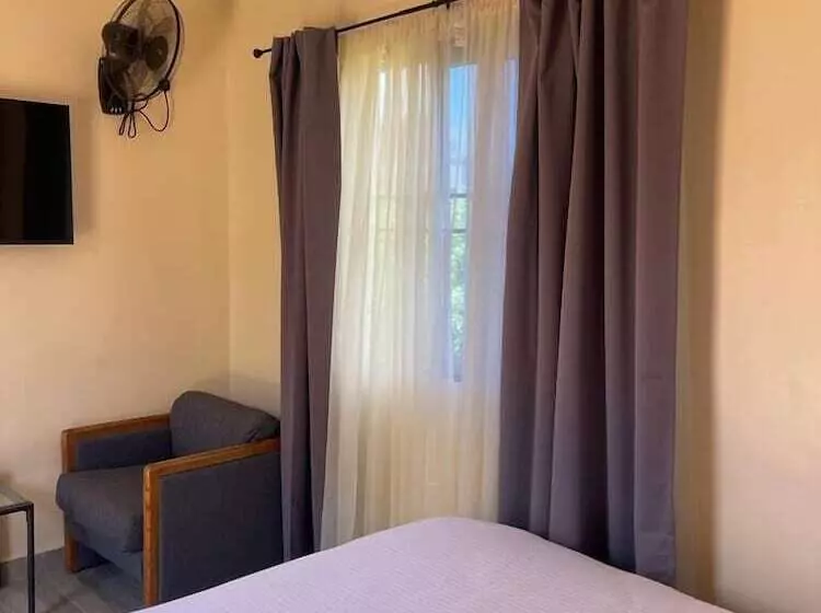 استراحتگاه Sega Lodge