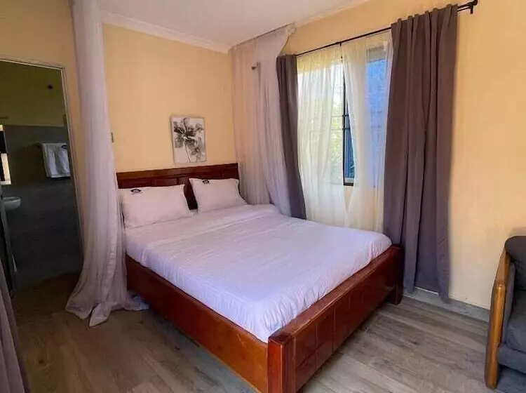 استراحتگاه Sega Lodge