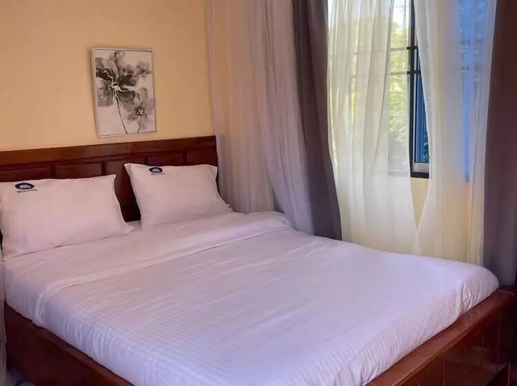 استراحتگاه Sega Lodge