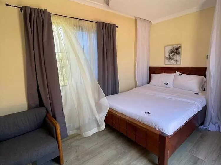 استراحتگاه Sega Lodge