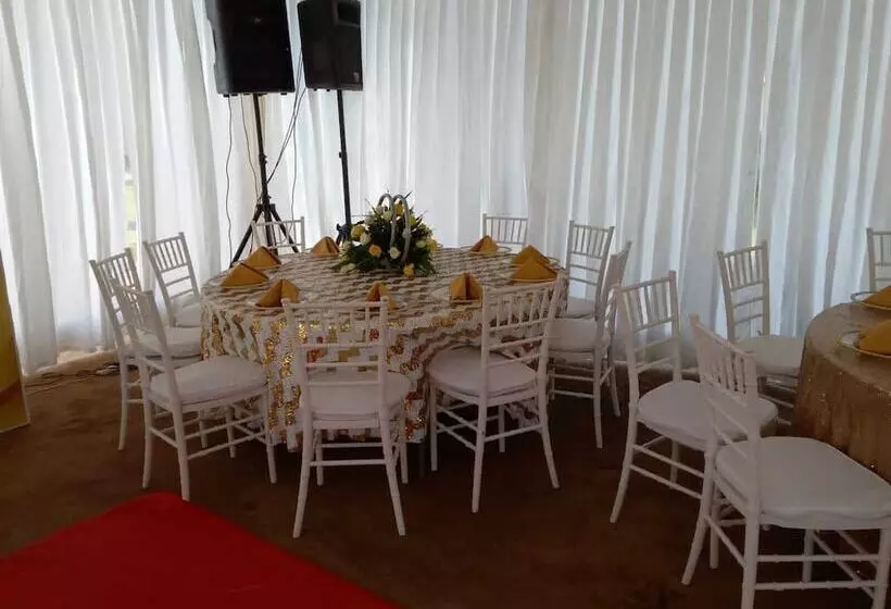 استراحتگاه Sega Lodge