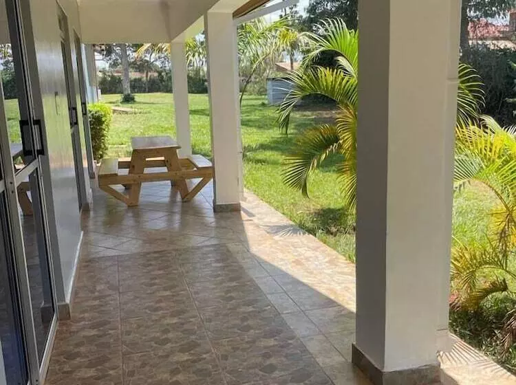 استراحتگاه Sega Lodge