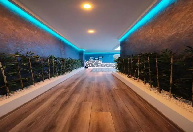 Lomakeskus The Sunshine Otel