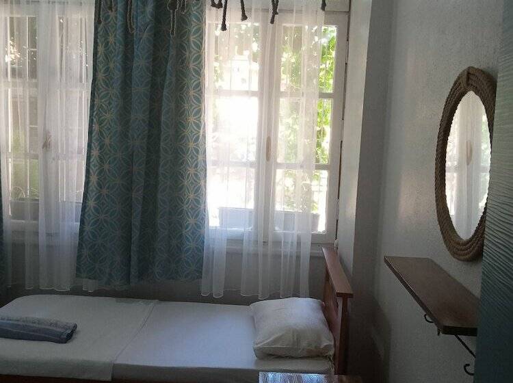 Ayvalık Leya Pansiyon