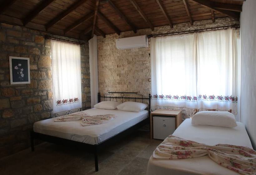 مبيت وإفطار Theia Boutique