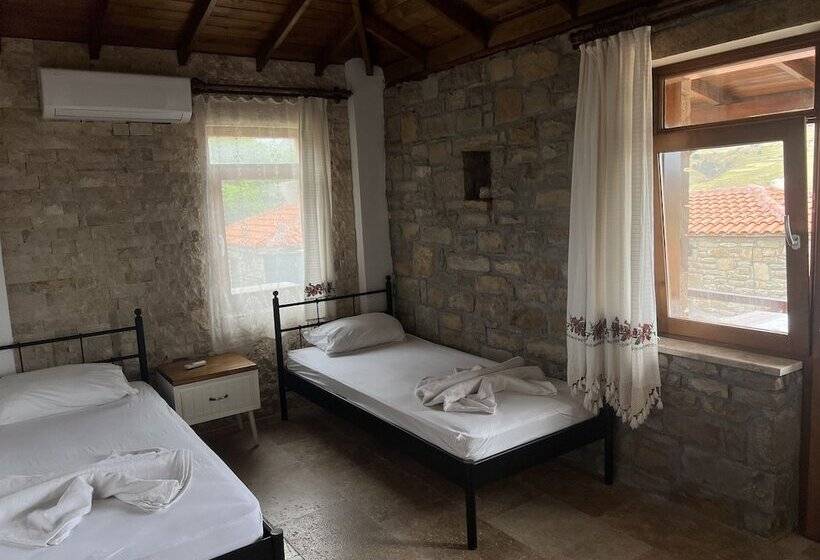 مبيت وإفطار Theia Boutique