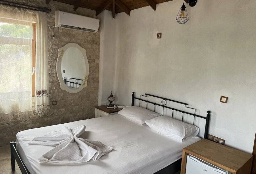 مبيت وإفطار Theia Boutique