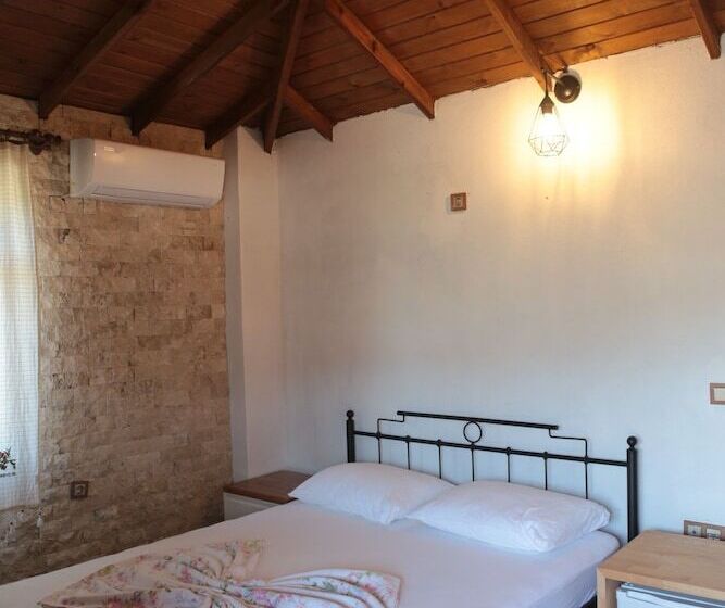 مبيت وإفطار Theia Boutique