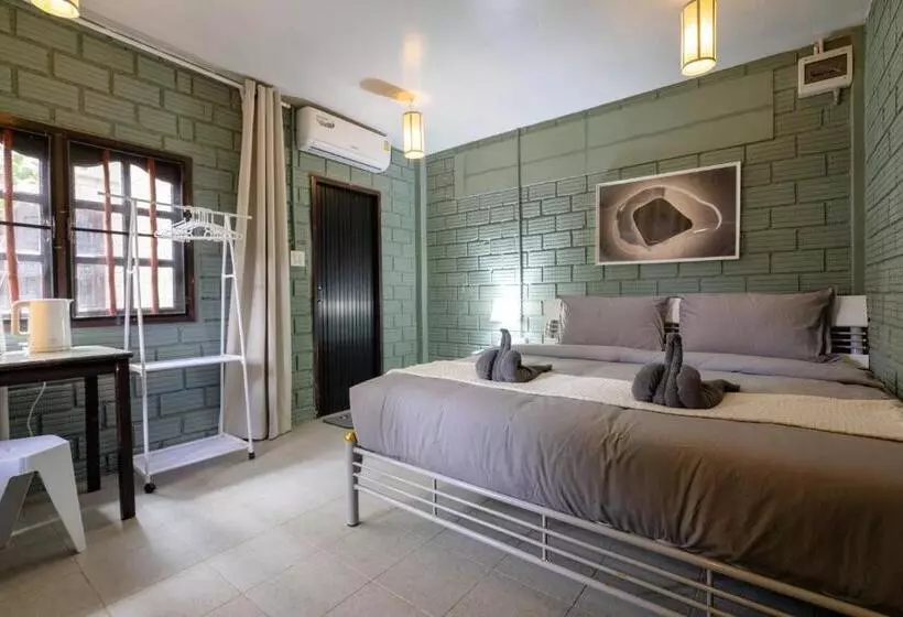 Hotelli Breeze Bungalows