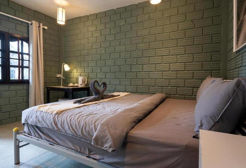 Отель Breeze Bungalows