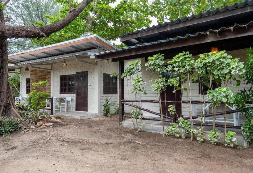 Отель Breeze Bungalows