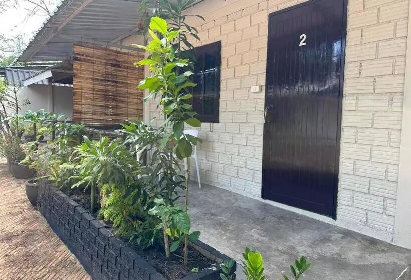 Hotelli Breeze Bungalows