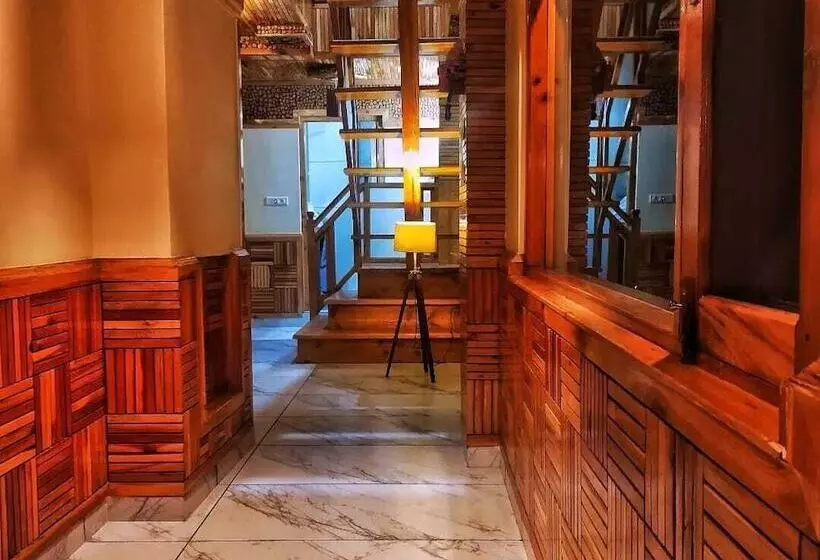 Hotelli Cafe Saffron & Cottages