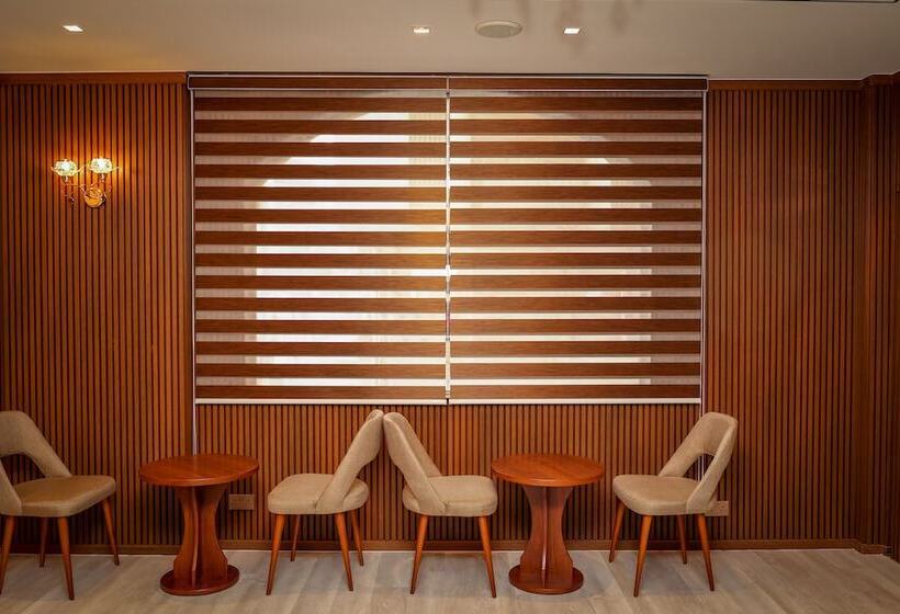 Отель Grand Marino