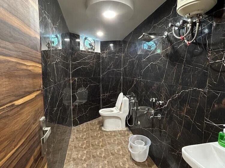 בית מלון כפרי Khanak Inn