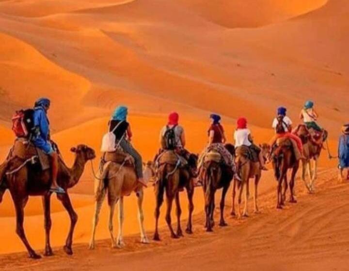 호텔 Merzouga Top Luxury Camp