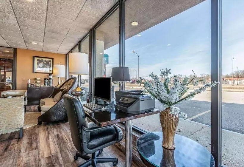 ホテル Quality Inn & Suites