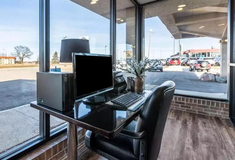 ホテル Quality Inn & Suites