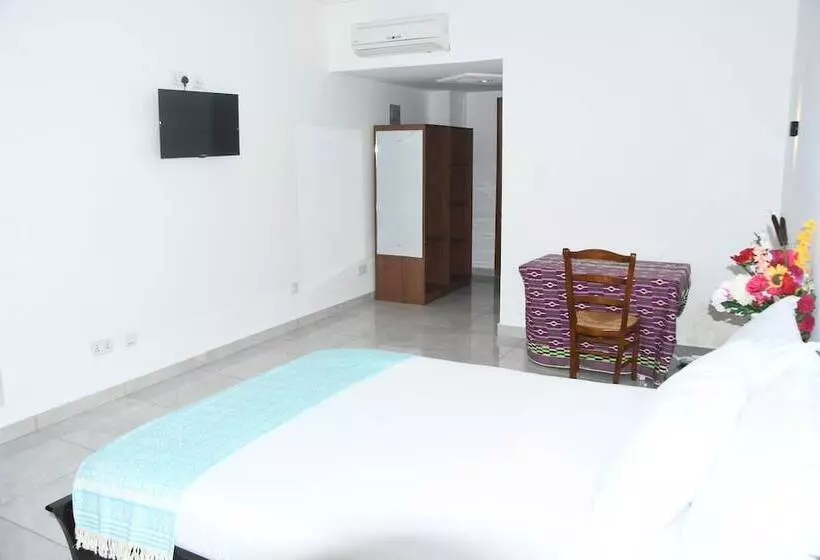 ホテル Raffin Royal Lodge