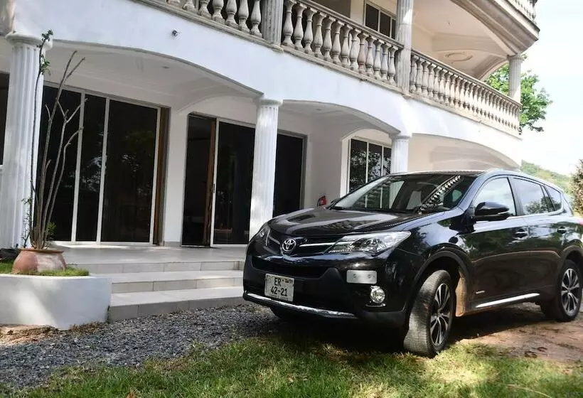 ホテル Raffin Royal Lodge