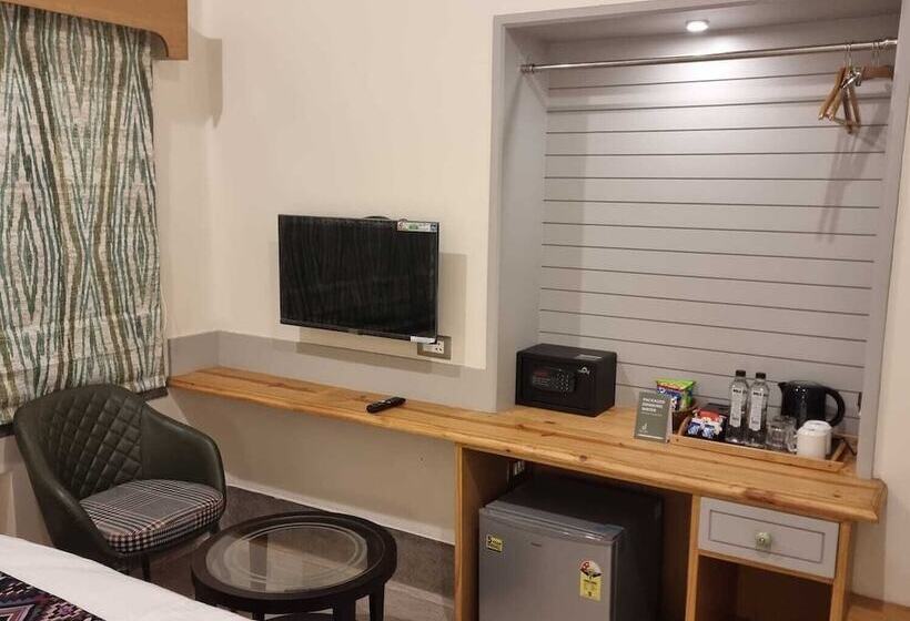 Отель The Jais Boutique Stay