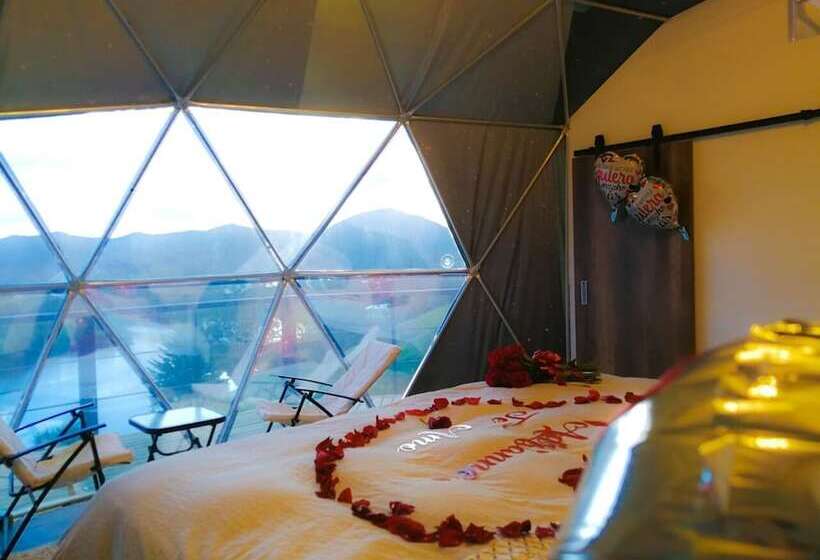 Hotel White Domes Glamping