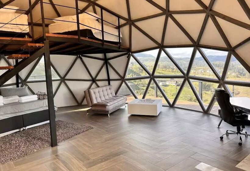 Hotelli White Domes Glamping
