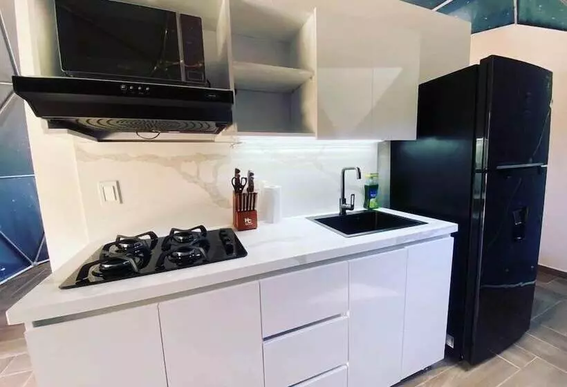 Hotelli White Domes Glamping