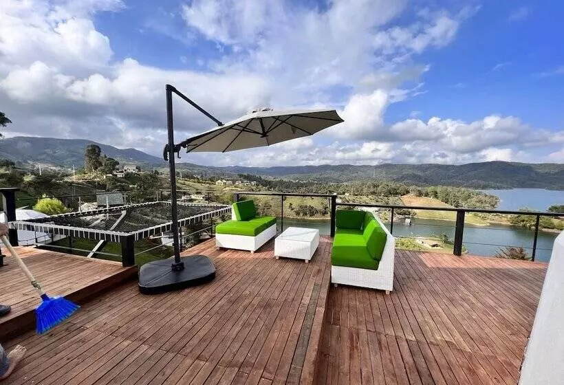 Hotelli White Domes Glamping