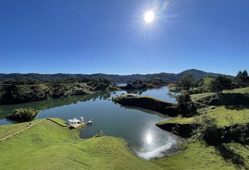 Hotel White Domes Glamping